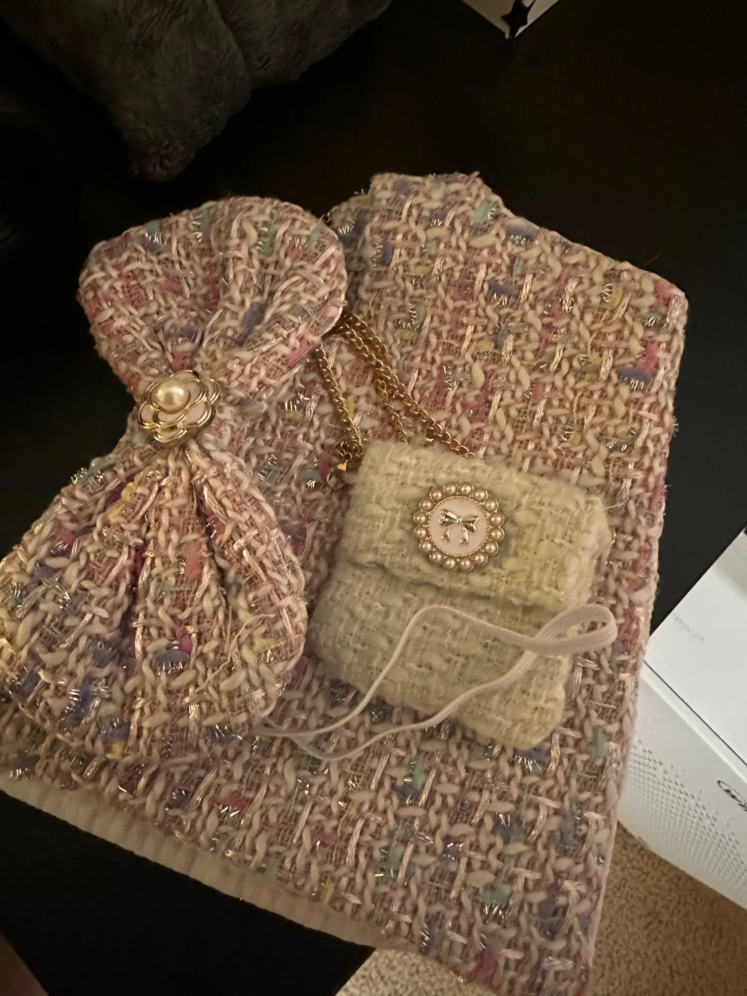 New 2025 Genuine Labubu The Monsters Big Into Energy Series Wireless Charger Peripheral Desktop Ornament Toy Birthday Girl Gift photo review