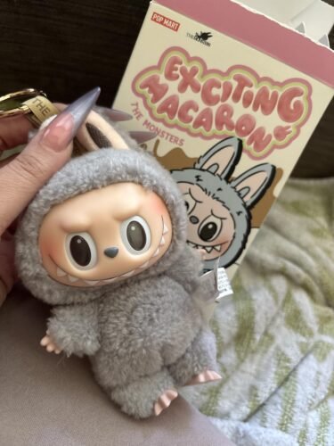 New Arrival Blind Box Labubu V3 Gradient Color PVC Vinyl Plush Doll Pendant Big Into Energy Series Monsters Frozen Mystery Boxes photo review