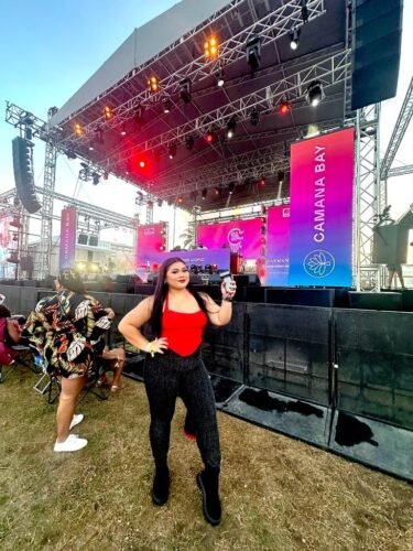 JISULIFE Portable Handheld Turbo Fan. 100 Speeds Adjustable Mini Personal Fan. 9000mAh USB Rechargeable Battery Operated. LED Display. Metal Shell with Accessories Gifts for Men Women Travel- Grey photo review