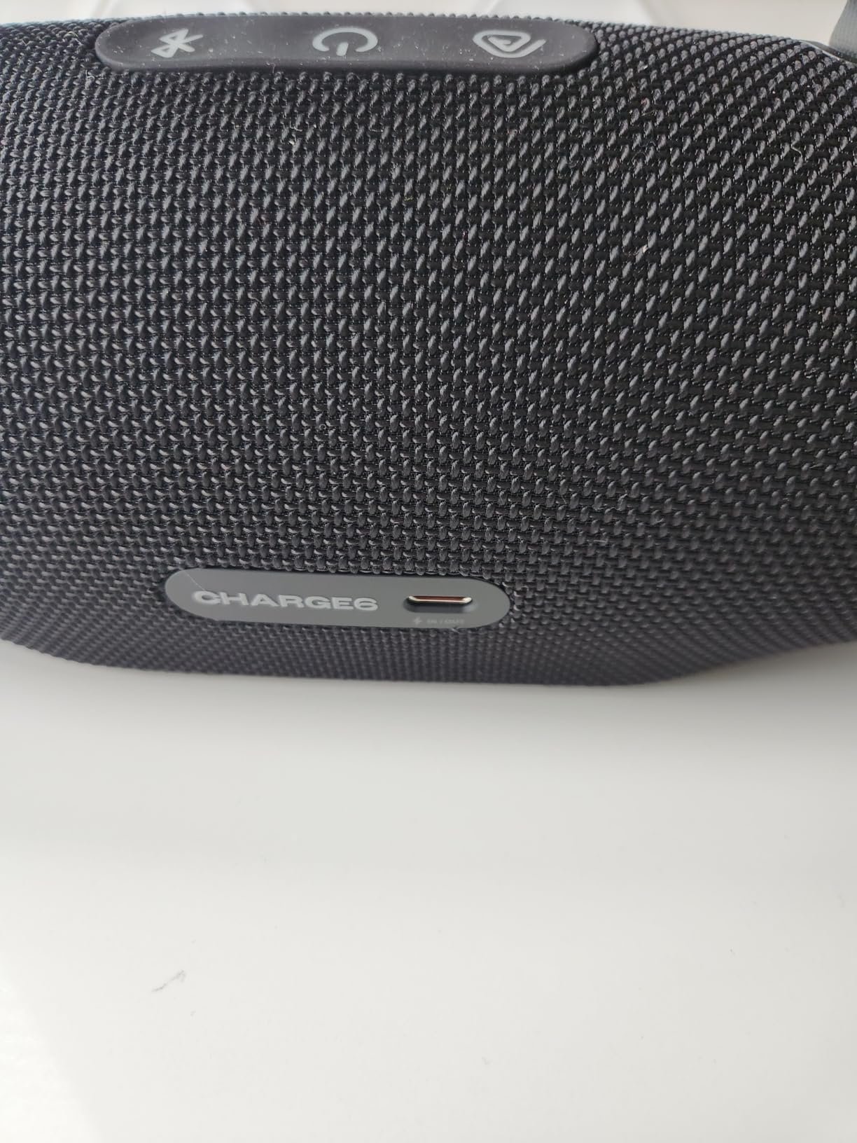 JBL Charge 6 - Portable Waterproof & Drop-Proof Bluetooth Speaker. Bold Pro Sound with AI Sound Boost. 28Hrs of Playtime. Built-in powerbank & Comes with a Sturdy/Removable Carrying Strap (Black) photo review