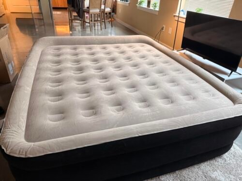 King Koil Luxury Queen Size Air Mattress with Built-in High-Speed Pump. 20 Adjustable Double High Premium Pillow Top Inflatable Airbed for Guests. Camping & Home (Manufacturer Warranty) photo review