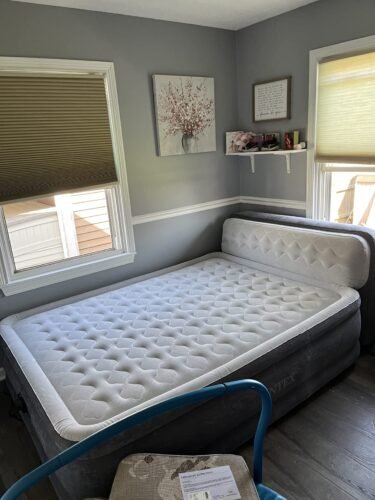 Intex 64447ED Dura-Beam Deluxe Ultra Plush Air Mattress with Headboard: Fiber-Tech – Queen Size – Built-in Electric Pump – 18in Bed Height – 600lb Weight Capacity photo review