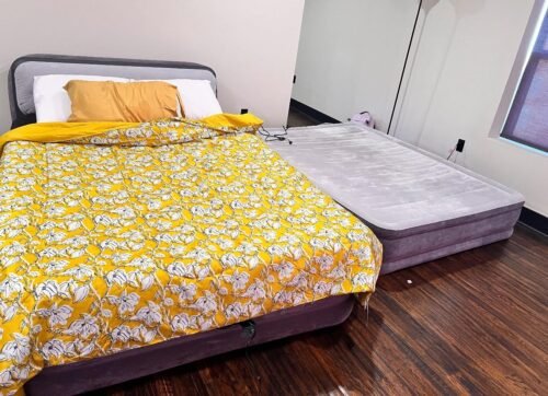 Intex 64447ED Dura-Beam Deluxe Ultra Plush Air Mattress with Headboard: Fiber-Tech – Queen Size – Built-in Electric Pump – 18in Bed Height – 600lb Weight Capacity photo review