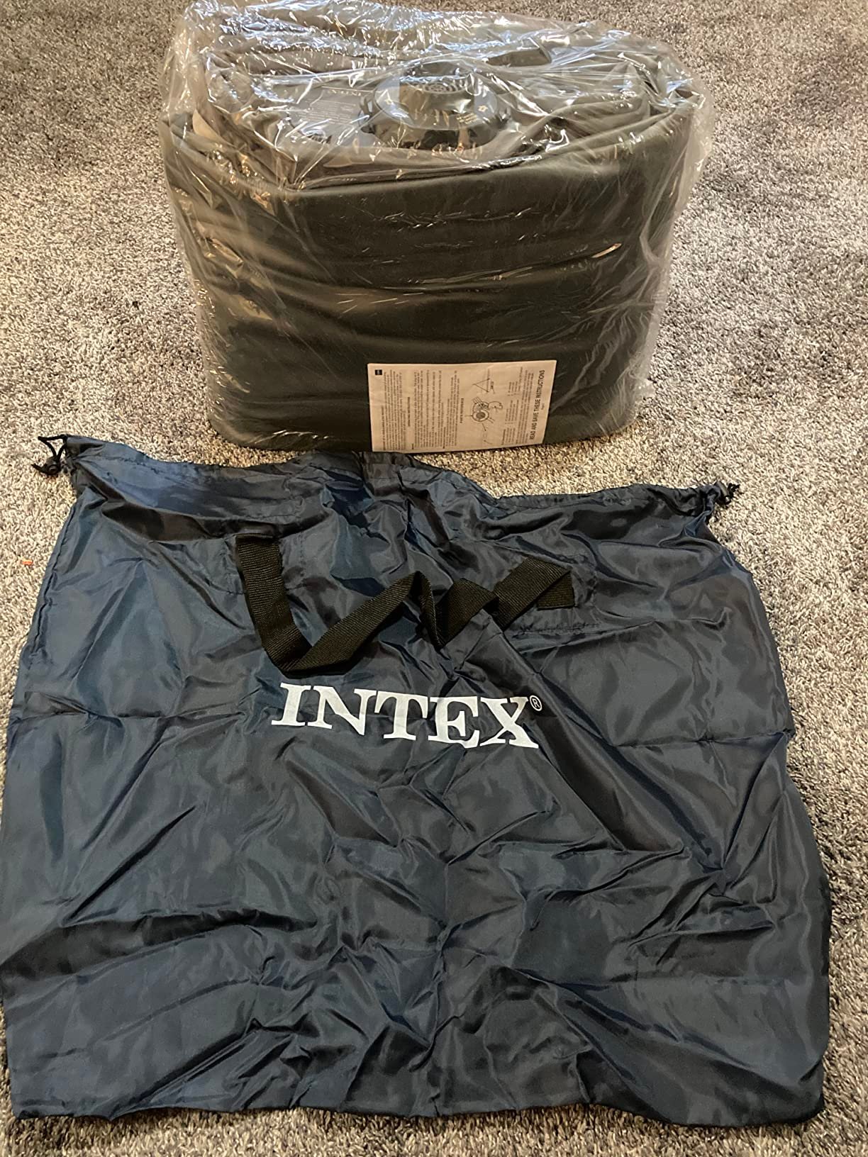 Intex 64447ED Dura-Beam Deluxe Ultra Plush Air Mattress with Headboard: Fiber-Tech – Queen Size – Built-in Electric Pump – 18in Bed Height – 600lb Weight Capacity photo review