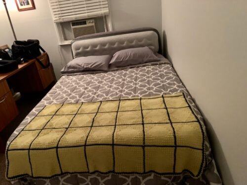 Intex 64447ED Dura-Beam Deluxe Ultra Plush Air Mattress with Headboard: Fiber-Tech – Queen Size – Built-in Electric Pump – 18in Bed Height – 600lb Weight Capacity photo review