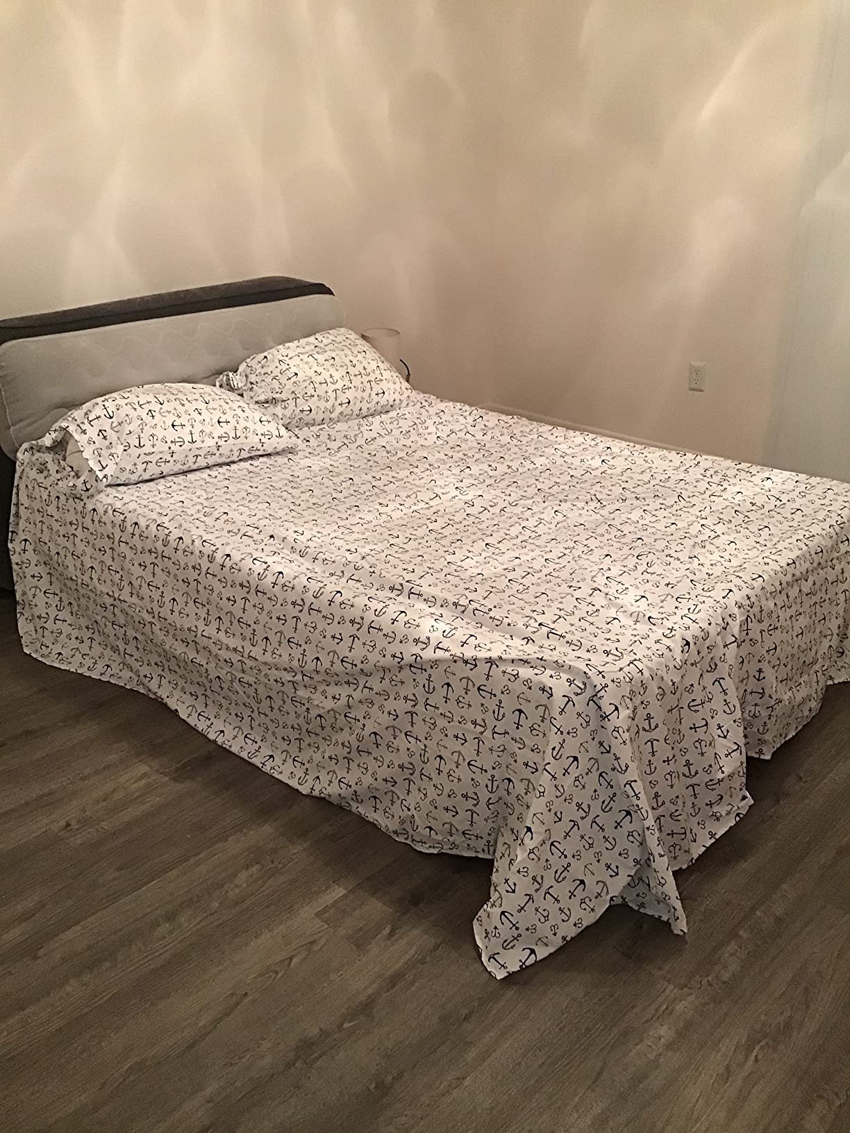 Intex 64447ED Dura-Beam Deluxe Ultra Plush Air Mattress with Headboard: Fiber-Tech – Queen Size – Built-in Electric Pump – 18in Bed Height – 600lb Weight Capacity photo review