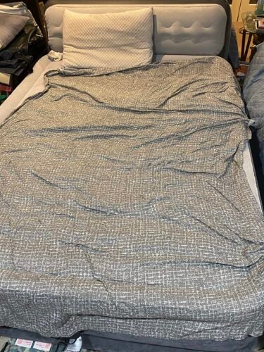 Intex 64447ED Dura-Beam Deluxe Ultra Plush Air Mattress with Headboard: Fiber-Tech – Queen Size – Built-in Electric Pump – 18in Bed Height – 600lb Weight Capacity photo review