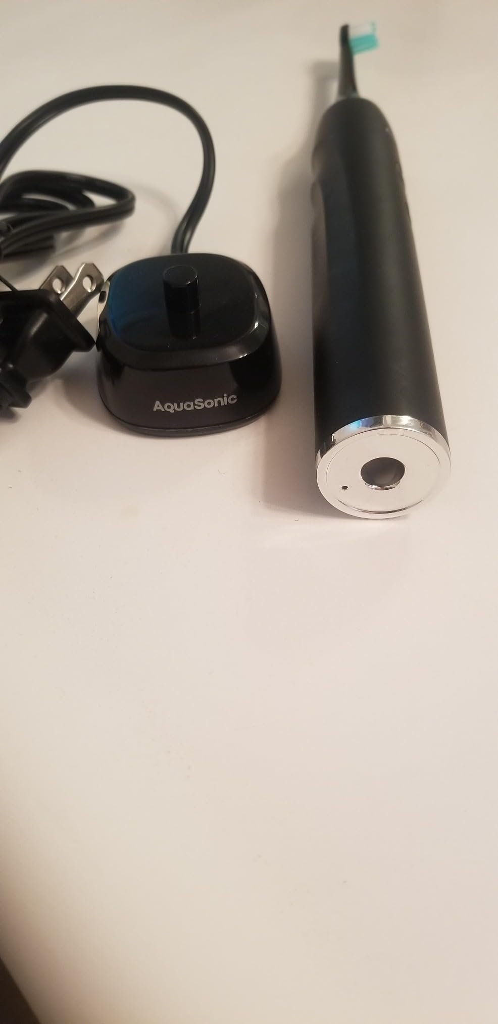 Aquasonic Black Series Ultra Whitening Toothbrush – ADA Accepted Electric Toothbrush- 8 Brush Heads & Travel Case – 40.000 VPM Electric Motor & Wireless Charging - 4 Modes w Smart Timer photo review