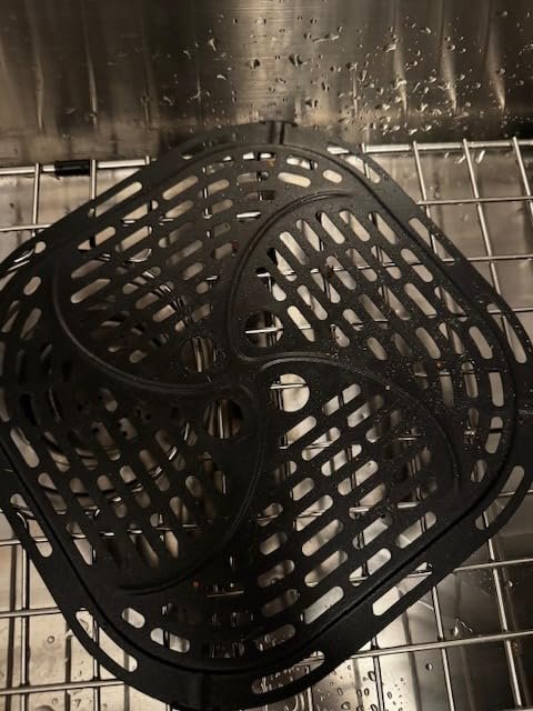 Philips 2000 Series Airfryer - RapidAir Technology. 13-in-1 Ways to Cook. 4.4QT Capacity. Healthier Meals Up to 90% Less Fat. Easy to Clean. Dishwasher Safe. Touchscreen Control. HomeID App (NA221/00) photo review