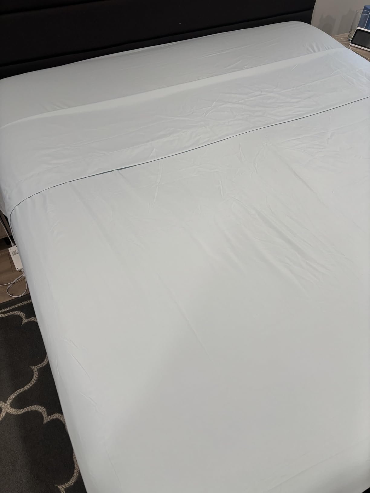 Queen Size 4 Piece Sheet Set - Comfy Breathable & Cooling Bed Sheets Set - Hotel Luxury Bedding for Women. Men. Kids. Teens. Boys & Girls - Deep Pockets. Soft and Wrinkle Free - Oeko-Tex - Dark Grey photo review