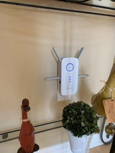 TP-Link WiFi Extender with Ethernet Port. Dual Band 5GHz/2.4GHz. Up to 44% More Bandwidth Than Single Band. Covers Up to 1200 Sq.ft and 30 Devices. Signal Booster Amplifier Supports OneMesh(RE220) photo review