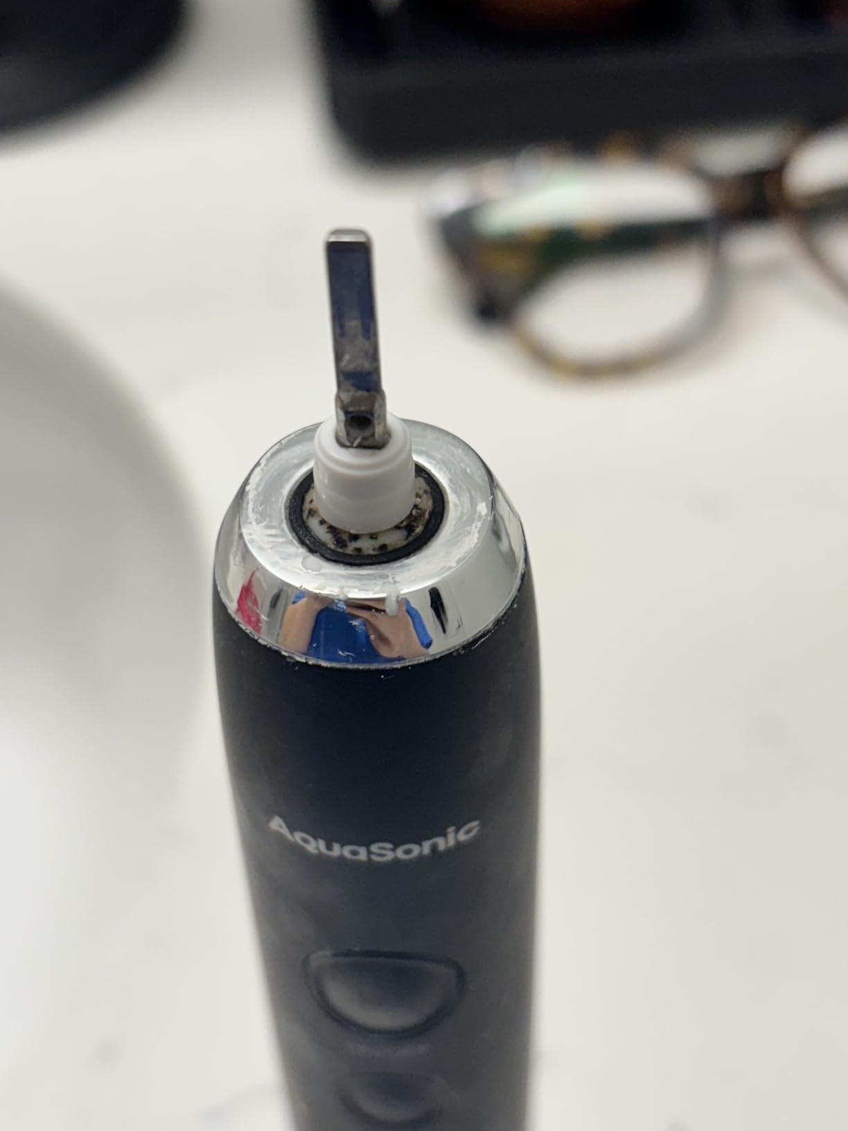 Aquasonic Black Series Ultra Whitening Toothbrush – ADA Accepted Electric Toothbrush- 8 Brush Heads & Travel Case – 40.000 VPM Electric Motor & Wireless Charging - 4 Modes w Smart Timer photo review