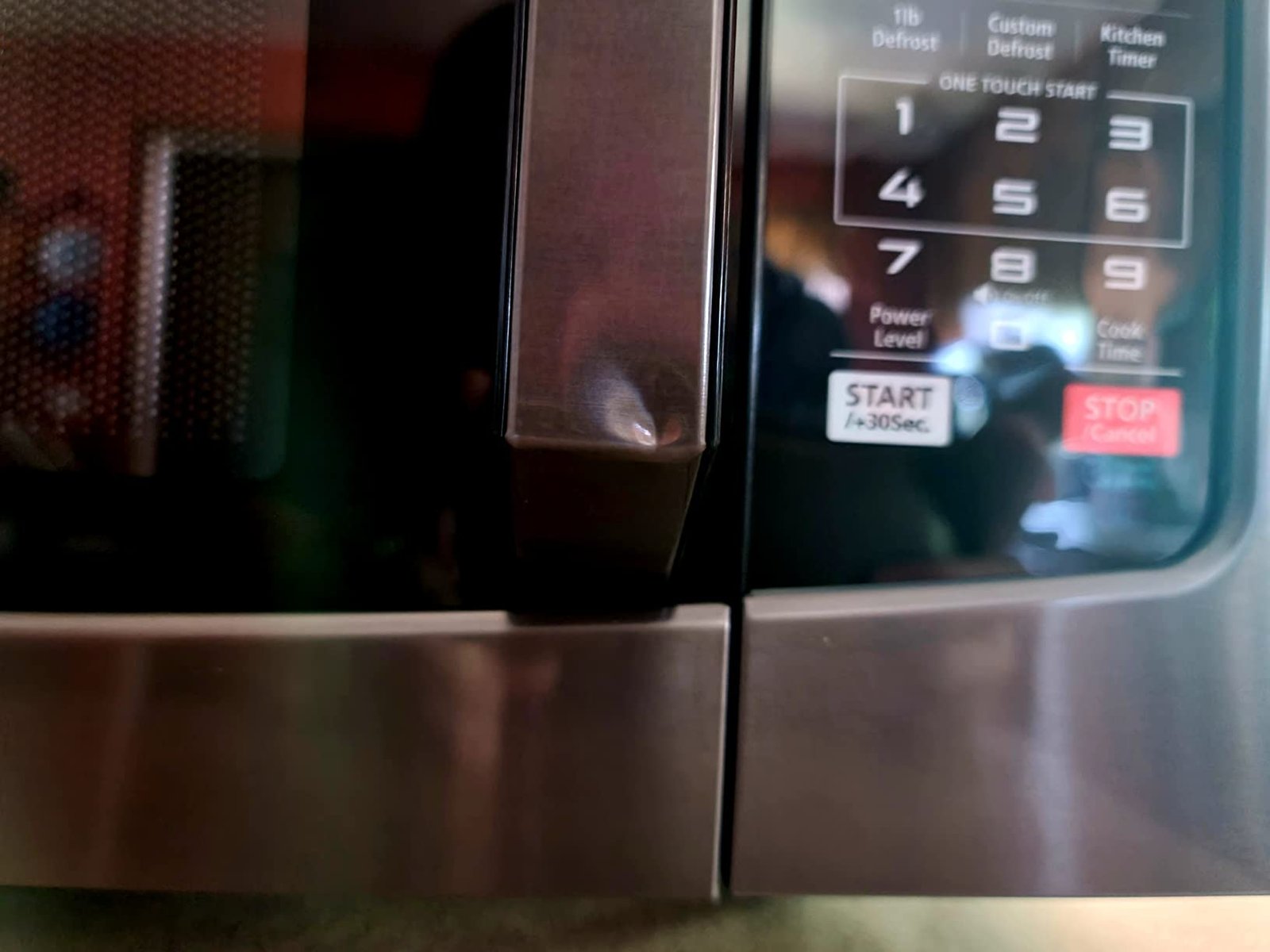 TOSHIBA EM131A5C-BS Countertop Microwave Ovens 1.2 Cu Ft. 12.4 Removable Turntable Smart Humidity Sensor 12 Auto Menus Mute Function ECO Mode Easy Clean Interior Black Color 1000W photo review