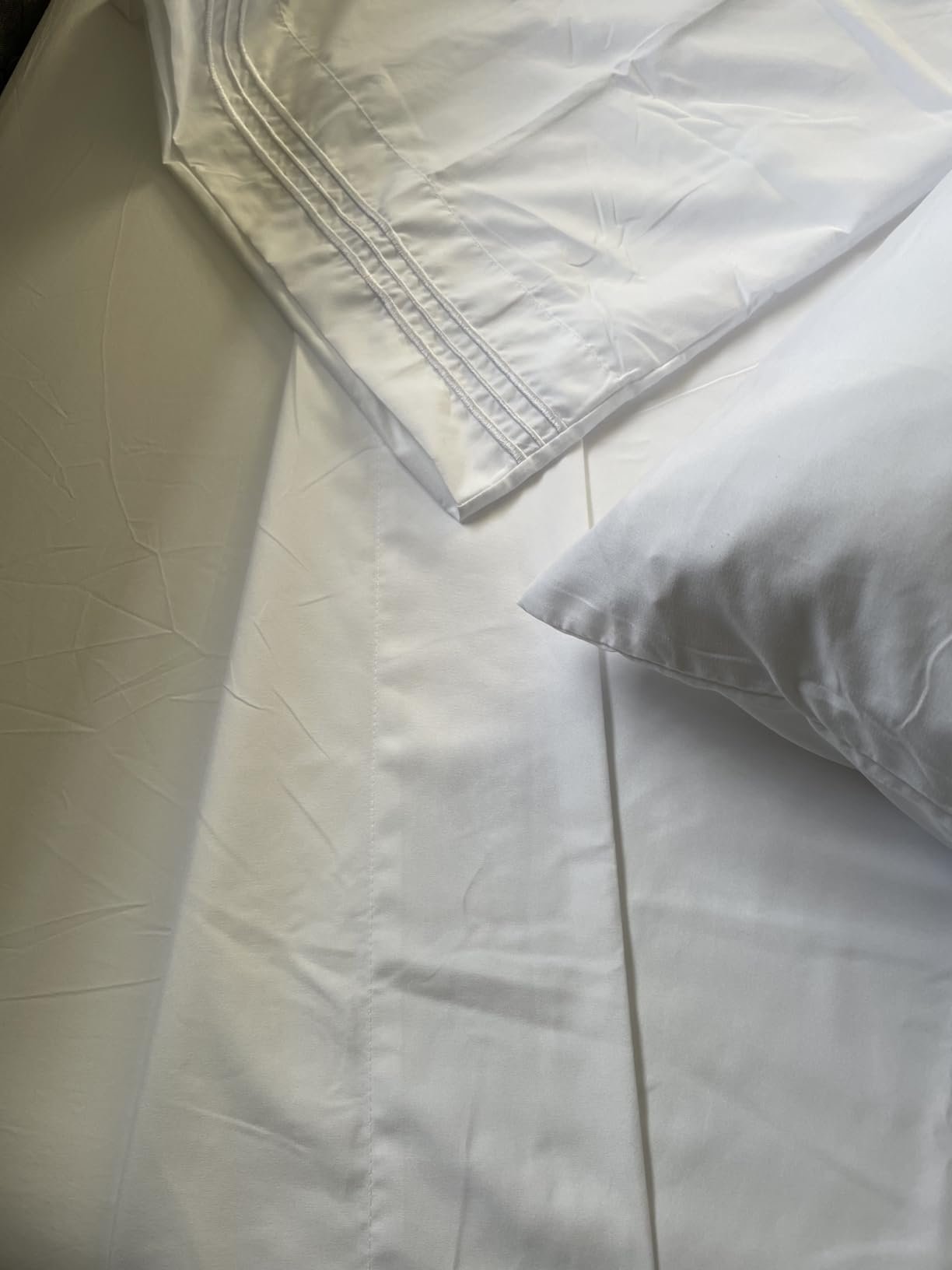 Queen Size 4 Piece Sheet Set - Comfy Breathable & Cooling Bed Sheets Set - Hotel Luxury Bedding for Women. Men. Kids. Teens. Boys & Girls - Deep Pockets. Soft and Wrinkle Free - Oeko-Tex - Dark Grey photo review