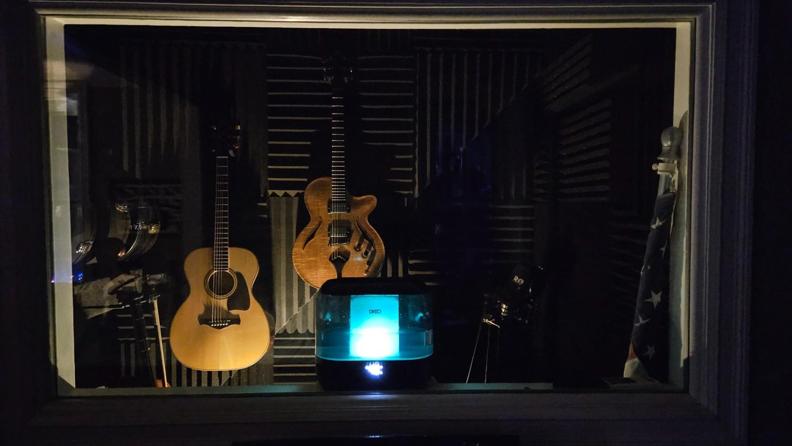 Dreo Smart Humidifiers for Bedroom. Top Fill 4L Supersized Humidifier Large Room with 28 dB. 36H Runtime. Touch/APP/Voice Control. Nightlight. Cool Mist Humidifiers for Baby. Plants. Indoor. Black photo review