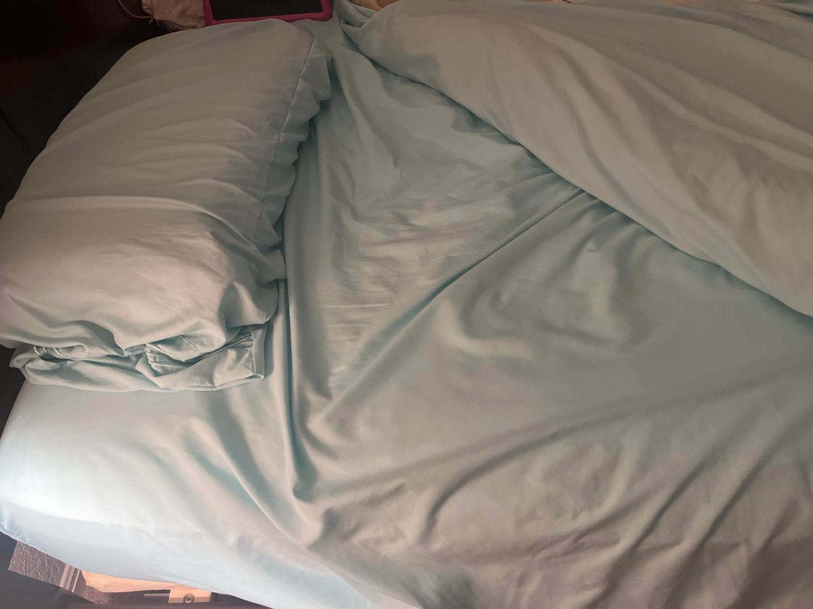 Queen Size 4 Piece Sheet Set - Comfy Breathable & Cooling Bed Sheets Set - Hotel Luxury Bedding for Women. Men. Kids. Teens. Boys & Girls - Deep Pockets. Soft and Wrinkle Free - Oeko-Tex - Dark Grey photo review