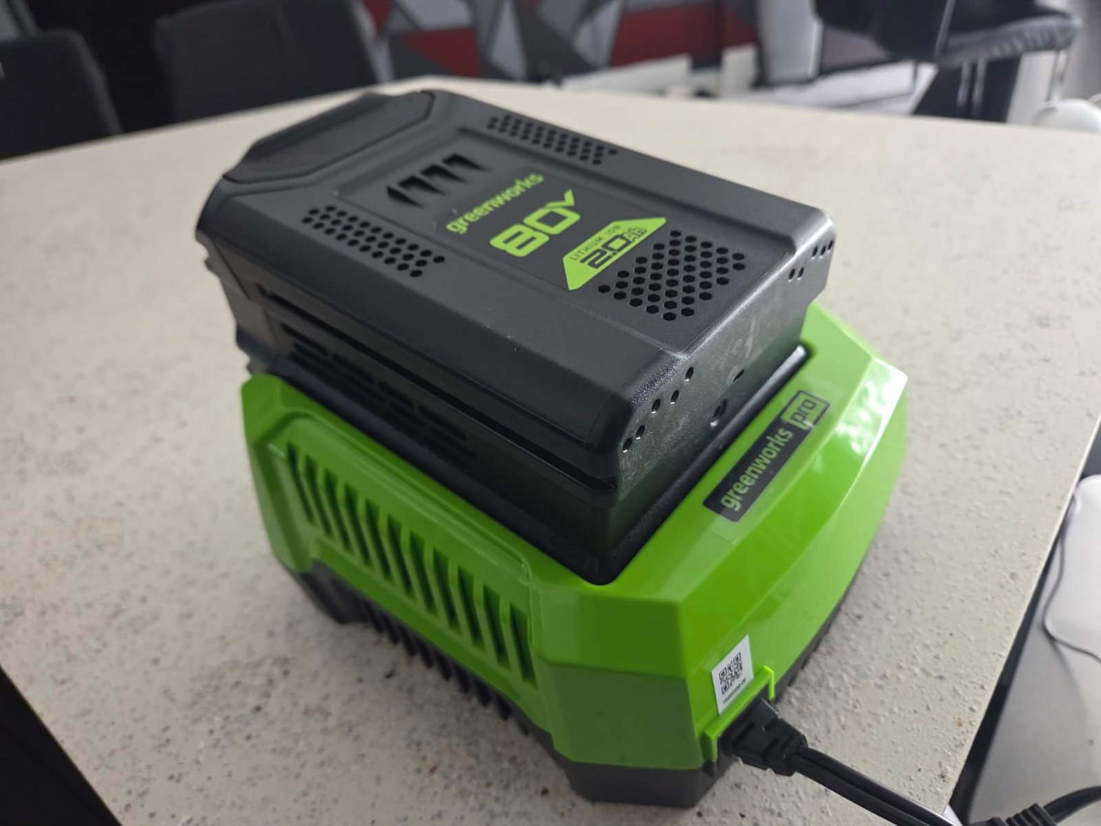 Greenworks 8 Amp 12-Inch Electric Corded Snow Shovel. 20ft Throwing Distance. 12 Wide & 6 Deep Clearing. 300Lbs/Min Snow Thrower Blower Removal Tool for Patio/Driveway/Steps/Sidewalk/Winter Storm photo review