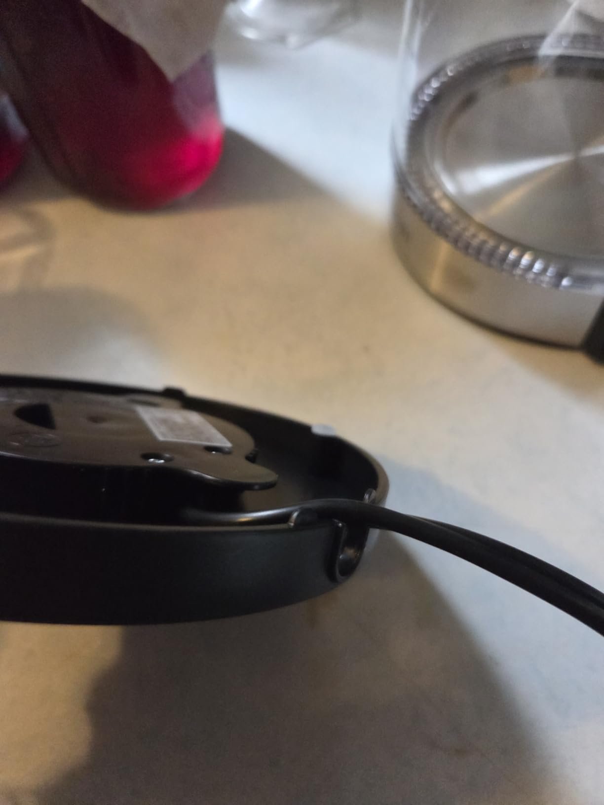 Cosori Electric Kettle. No Plastic Contact With Water. Wide Mouth For Easy Cleaning. Auto Shut Off. 1.7L Tea Kettle & Hot Water Boiler. Water Heater & Teapot. Borosilicate Glass. Black. 1500W photo review