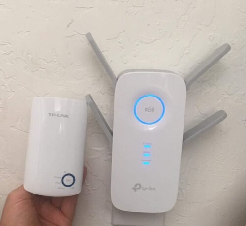 TP-Link WiFi Extender with Ethernet Port. Dual Band 5GHz/2.4GHz. Up to 44% More Bandwidth Than Single Band. Covers Up to 1200 Sq.ft and 30 Devices. Signal Booster Amplifier Supports OneMesh(RE220) photo review