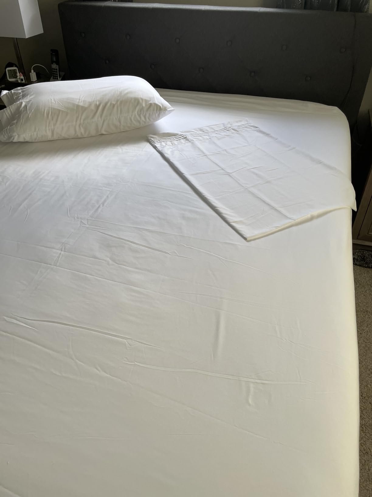 Queen Size 4 Piece Sheet Set - Comfy Breathable & Cooling Bed Sheets Set - Hotel Luxury Bedding for Women. Men. Kids. Teens. Boys & Girls - Deep Pockets. Soft and Wrinkle Free - Oeko-Tex - Dark Grey photo review