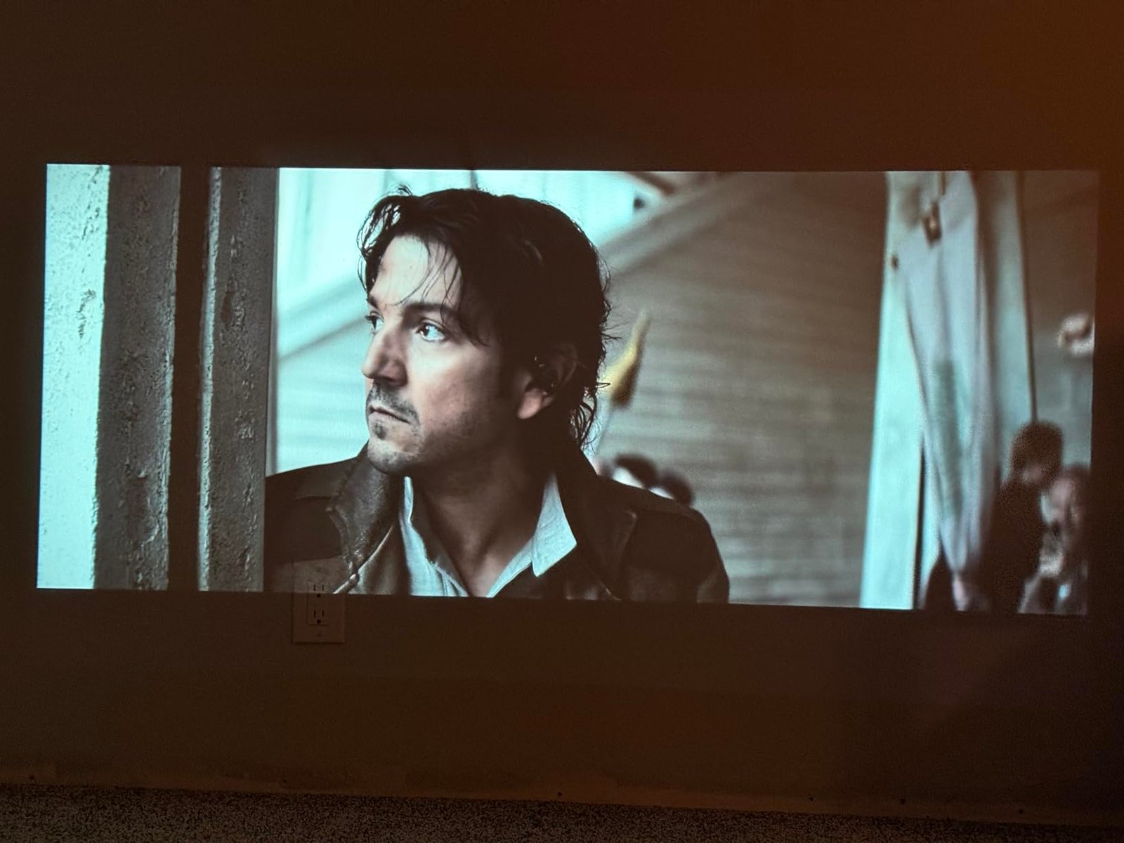 Official Licensed Google TV Smart Projector. HAPPRUN 4K UHD Home Theater with Dolby Sound. Wi-Fi & Bluetooth. Built-in Streaming Apps. Compatible with Games Consoles & Smartphone. Indoor & Outdoor Use photo review