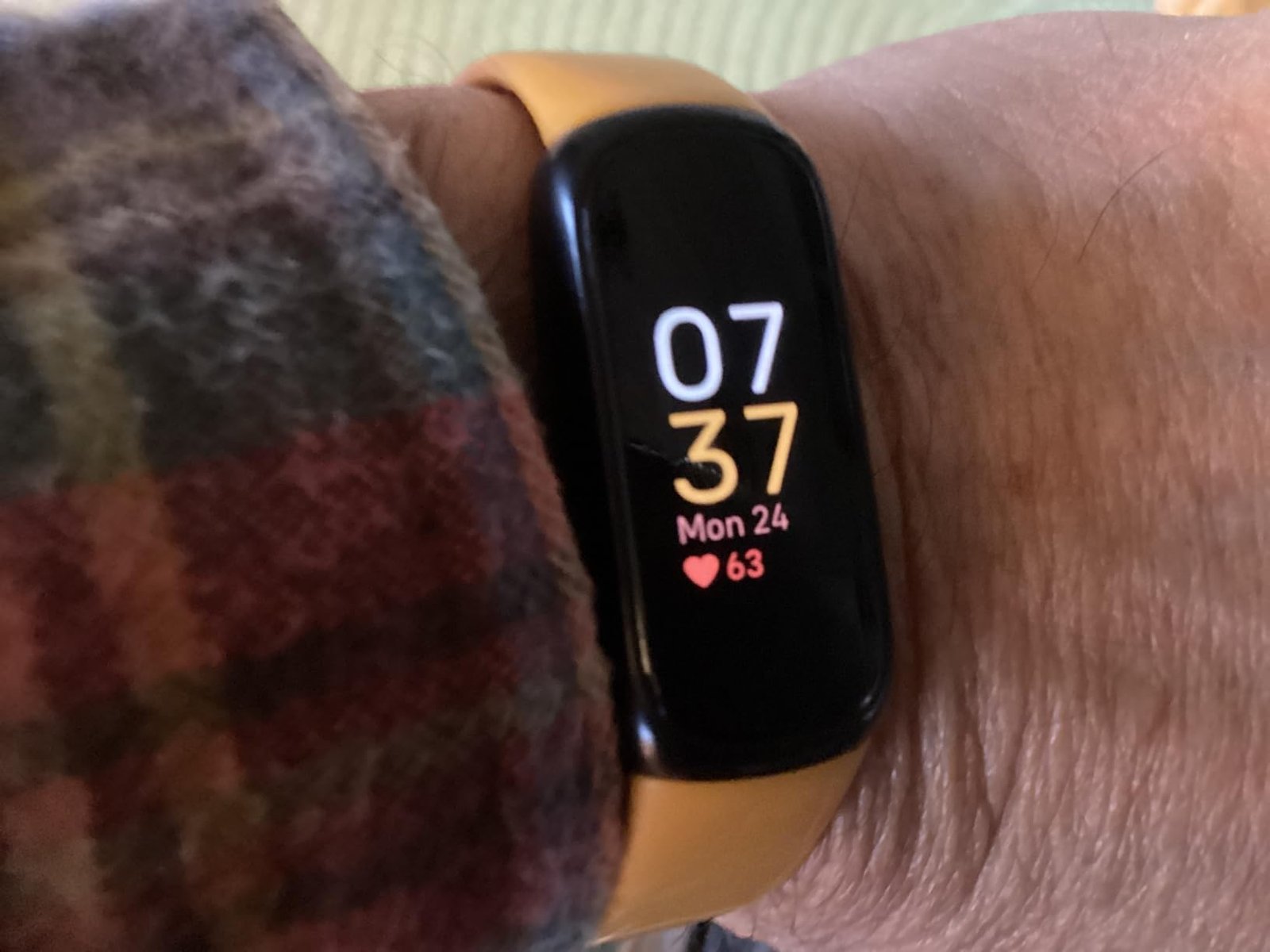 Fitbit Inspire 3 Health &-Fitness-Tracker with Stress Management. Workout Intensity. Sleep Tracking. 24/7 Heart Rate and more. Midnight Zen/Black One Size (S & L Bands Included) photo review