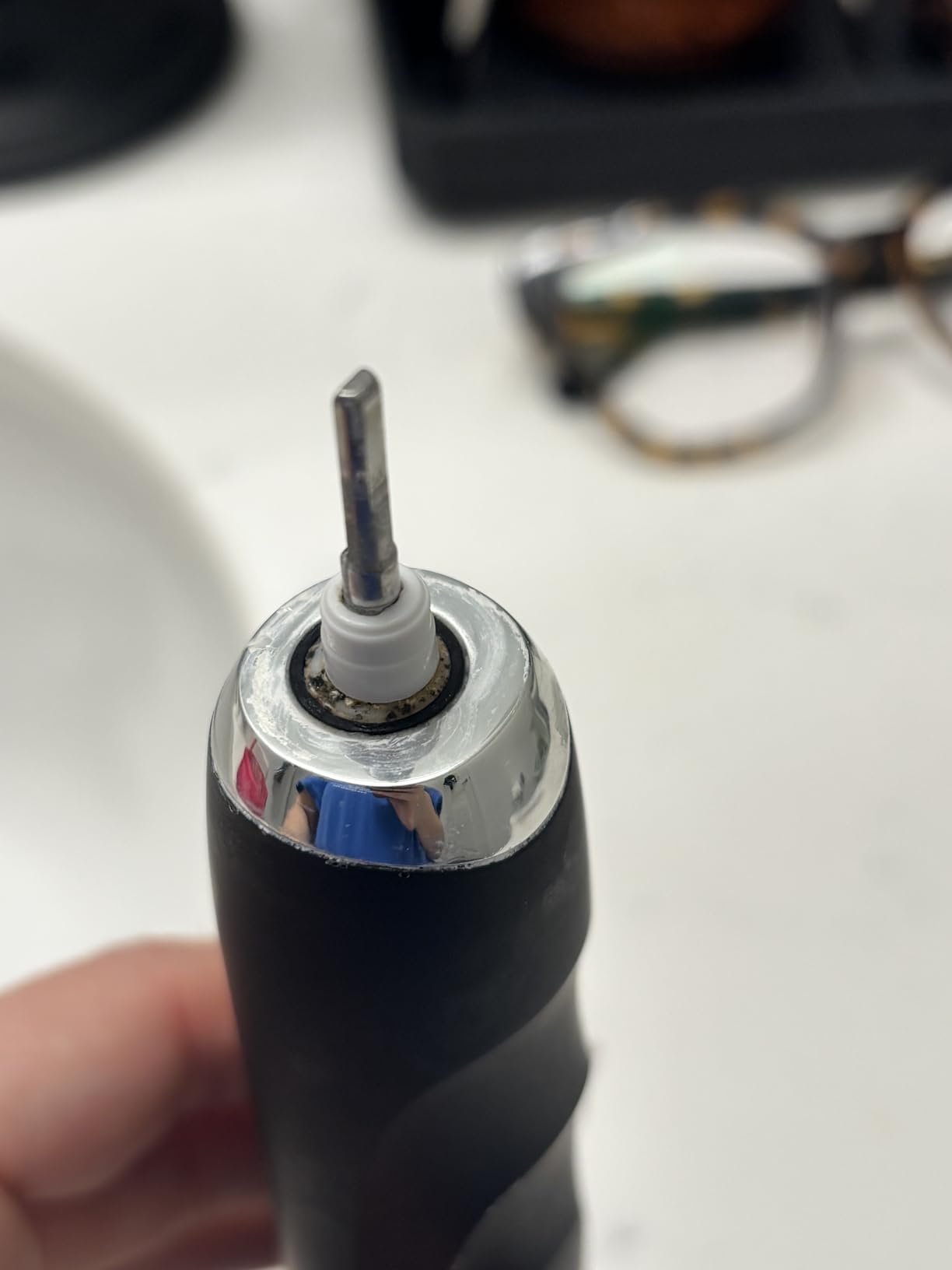 Aquasonic Black Series Ultra Whitening Toothbrush – ADA Accepted Electric Toothbrush- 8 Brush Heads & Travel Case – 40.000 VPM Electric Motor & Wireless Charging - 4 Modes w Smart Timer photo review