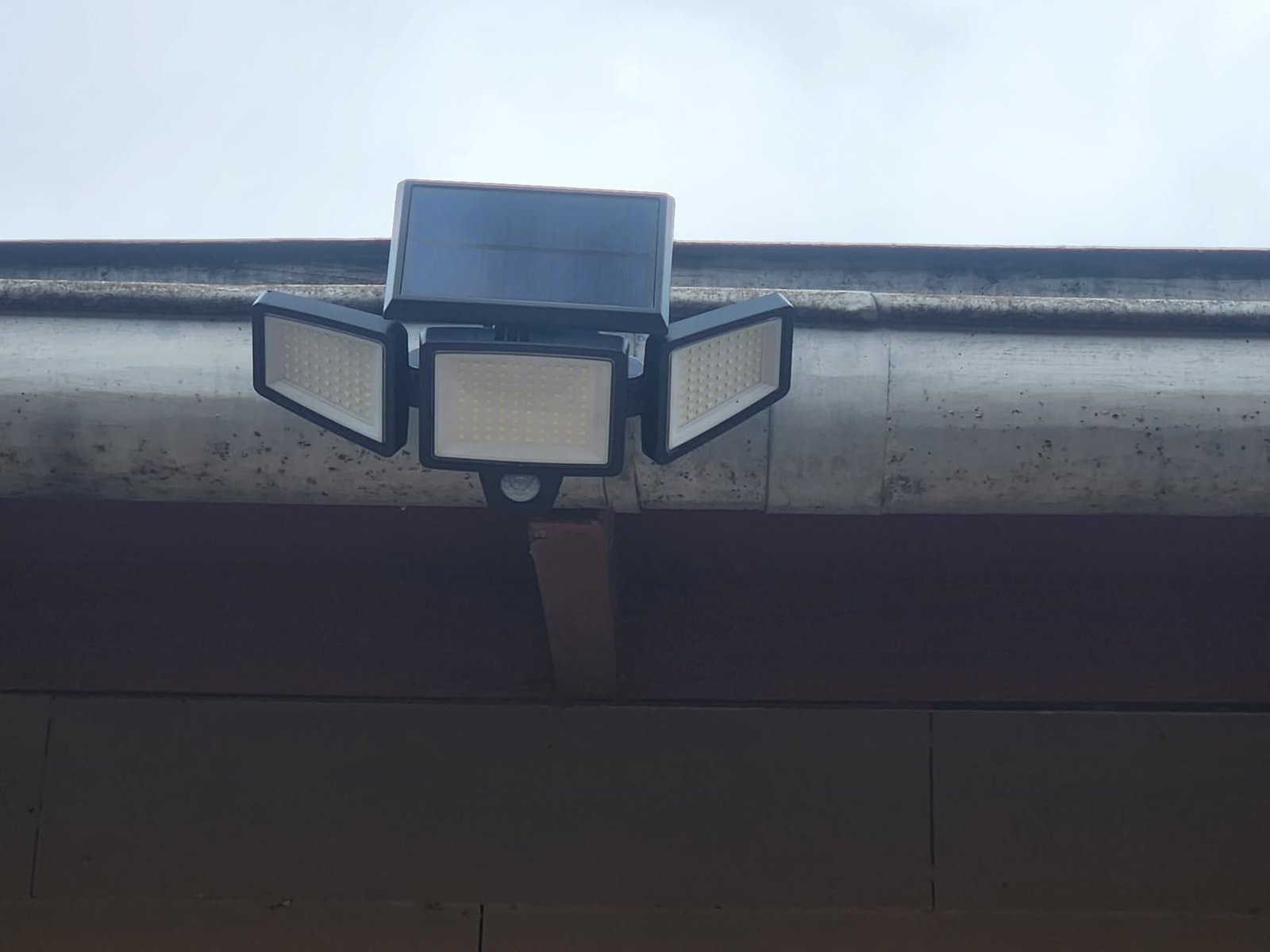 Tuffenough Solar Outdoor Lights 2500LM 210 LED Security Lights with Remote Control.3 Heads Motion Sensor Lights. IP65 Waterproof.270° Wide Angle Flood Wall Lights with 3 Modes(2 Packs) photo review