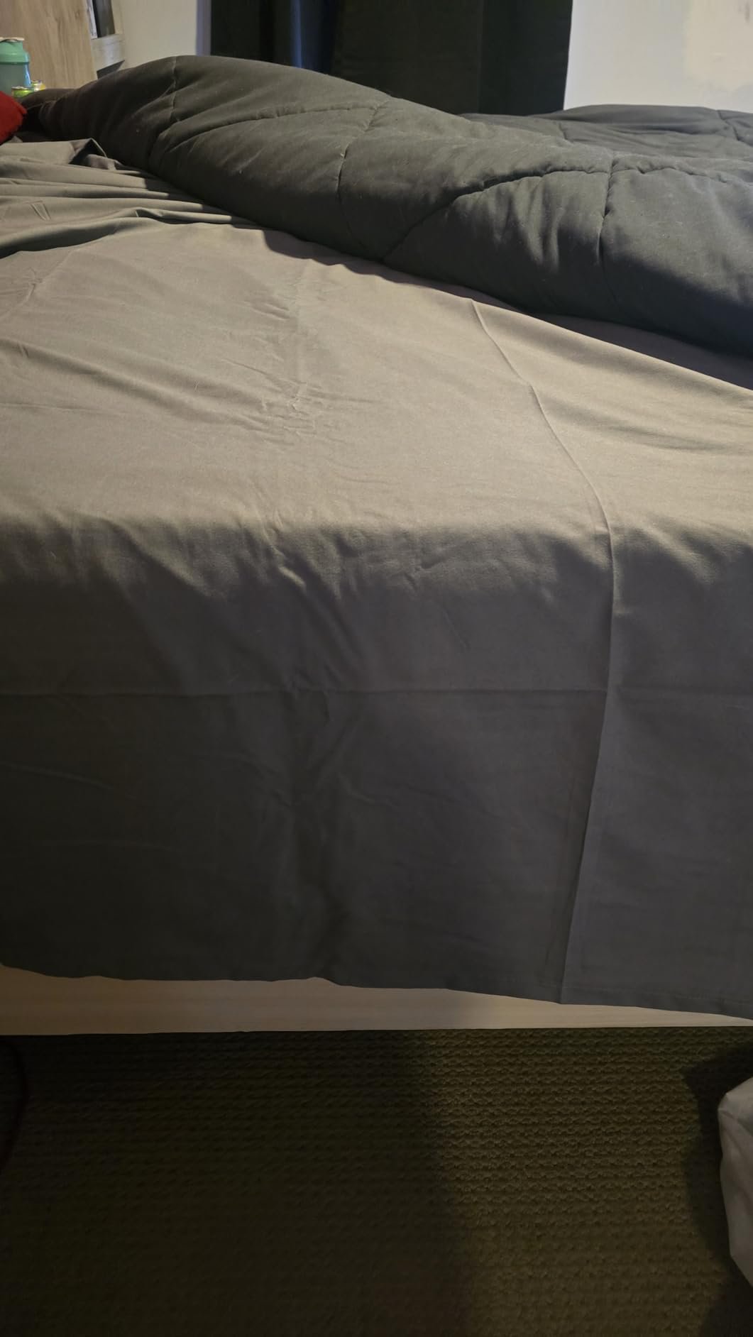 Queen Size 4 Piece Sheet Set - Comfy Breathable & Cooling Bed Sheets Set - Hotel Luxury Bedding for Women. Men. Kids. Teens. Boys & Girls - Deep Pockets. Soft and Wrinkle Free - Oeko-Tex - Dark Grey photo review