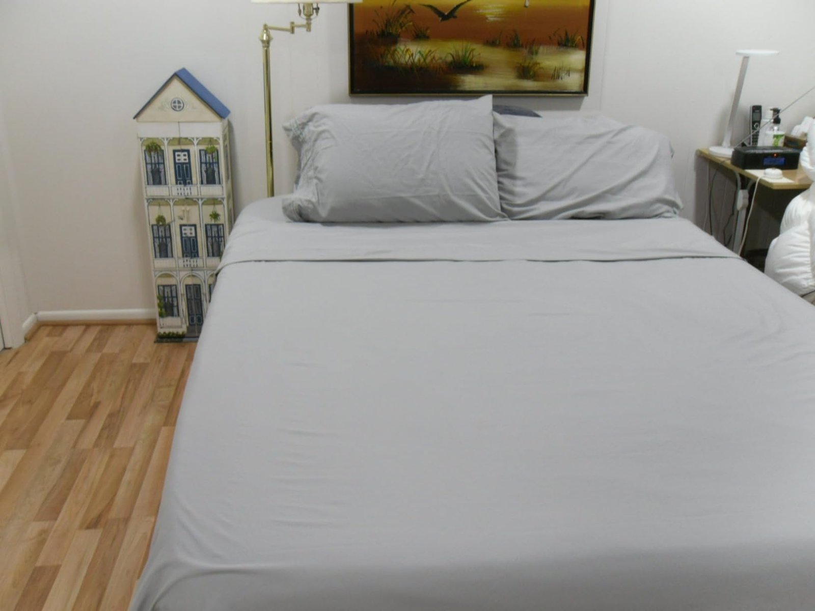 Queen Size 4 Piece Sheet Set - Comfy Breathable & Cooling Bed Sheets Set - Hotel Luxury Bedding for Women. Men. Kids. Teens. Boys & Girls - Deep Pockets. Soft and Wrinkle Free - Oeko-Tex - Dark Grey photo review