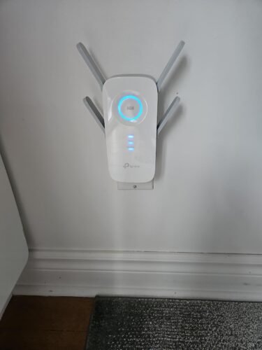 TP-Link WiFi Extender with Ethernet Port. Dual Band 5GHz/2.4GHz. Up to 44% More Bandwidth Than Single Band. Covers Up to 1200 Sq.ft and 30 Devices. Signal Booster Amplifier Supports OneMesh(RE220) photo review