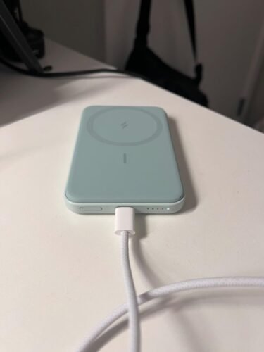 Anker 621 Magnetic Portable Charger (MagGo). 5.000mAh Wireless Power Bank with USB-C Cable. Magsafe-Compatible Battery Pack for iPhone 16/15/14/13/12 Series photo review