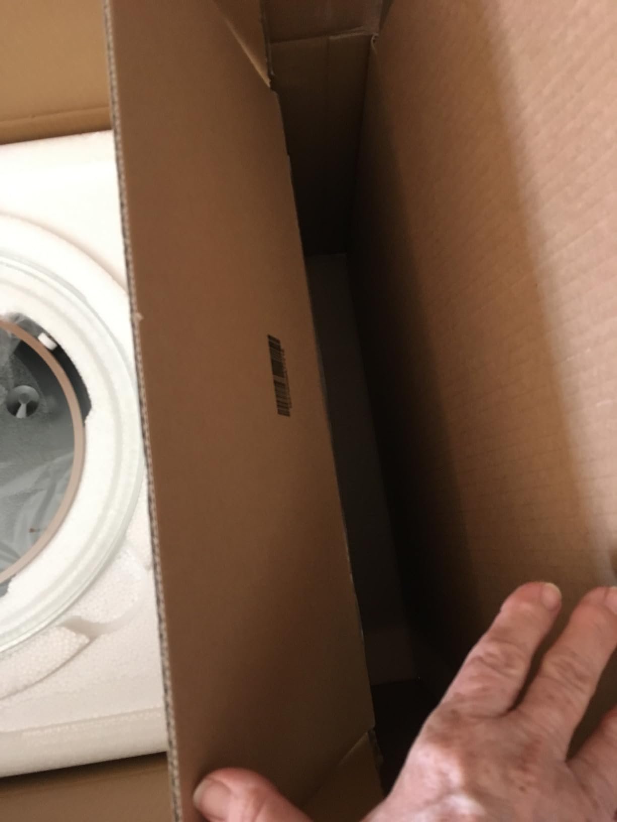 TOSHIBA EM131A5C-BS Countertop Microwave Ovens 1.2 Cu Ft. 12.4 Removable Turntable Smart Humidity Sensor 12 Auto Menus Mute Function ECO Mode Easy Clean Interior Black Color 1000W photo review