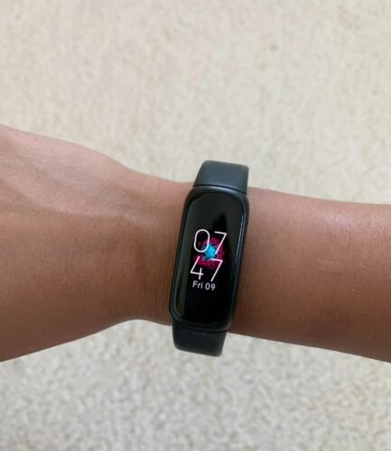 Fitbit Inspire 3 Health &-Fitness-Tracker with Stress Management. Workout Intensity. Sleep Tracking. 24/7 Heart Rate and more. Midnight Zen/Black One Size (S & L Bands Included) photo review