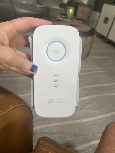 TP-Link WiFi Extender with Ethernet Port. Dual Band 5GHz/2.4GHz. Up to 44% More Bandwidth Than Single Band. Covers Up to 1200 Sq.ft and 30 Devices. Signal Booster Amplifier Supports OneMesh(RE220) photo review