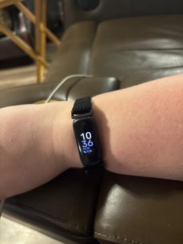 Fitbit Inspire 3 Health &-Fitness-Tracker with Stress Management. Workout Intensity. Sleep Tracking. 24/7 Heart Rate and more. Midnight Zen/Black One Size (S & L Bands Included) photo review