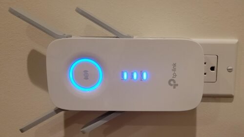 TP-Link WiFi Extender with Ethernet Port. Dual Band 5GHz/2.4GHz. Up to 44% More Bandwidth Than Single Band. Covers Up to 1200 Sq.ft and 30 Devices. Signal Booster Amplifier Supports OneMesh(RE220) photo review