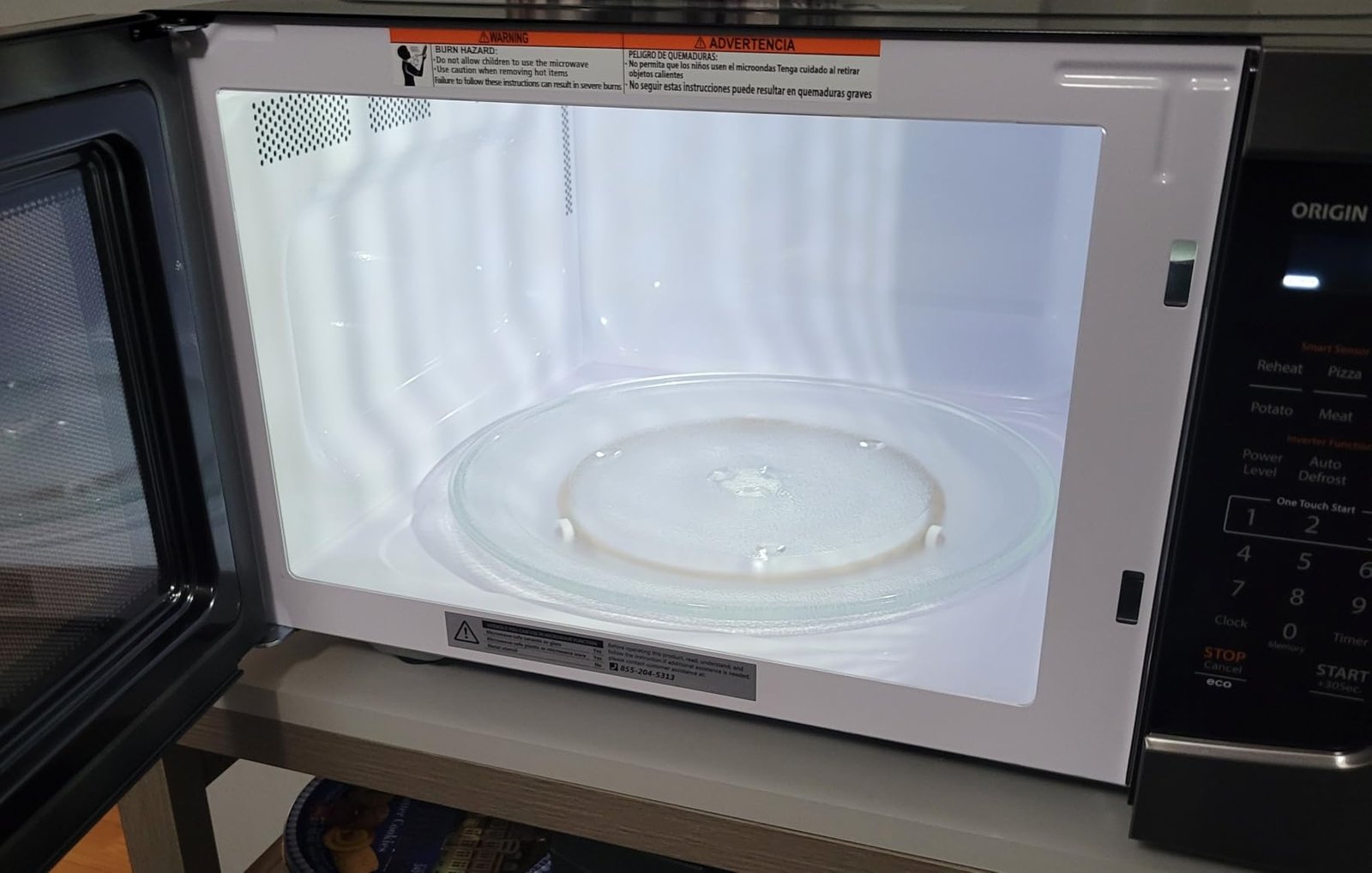 TOSHIBA EM131A5C-BS Countertop Microwave Ovens 1.2 Cu Ft. 12.4 Removable Turntable Smart Humidity Sensor 12 Auto Menus Mute Function ECO Mode Easy Clean Interior Black Color 1000W photo review