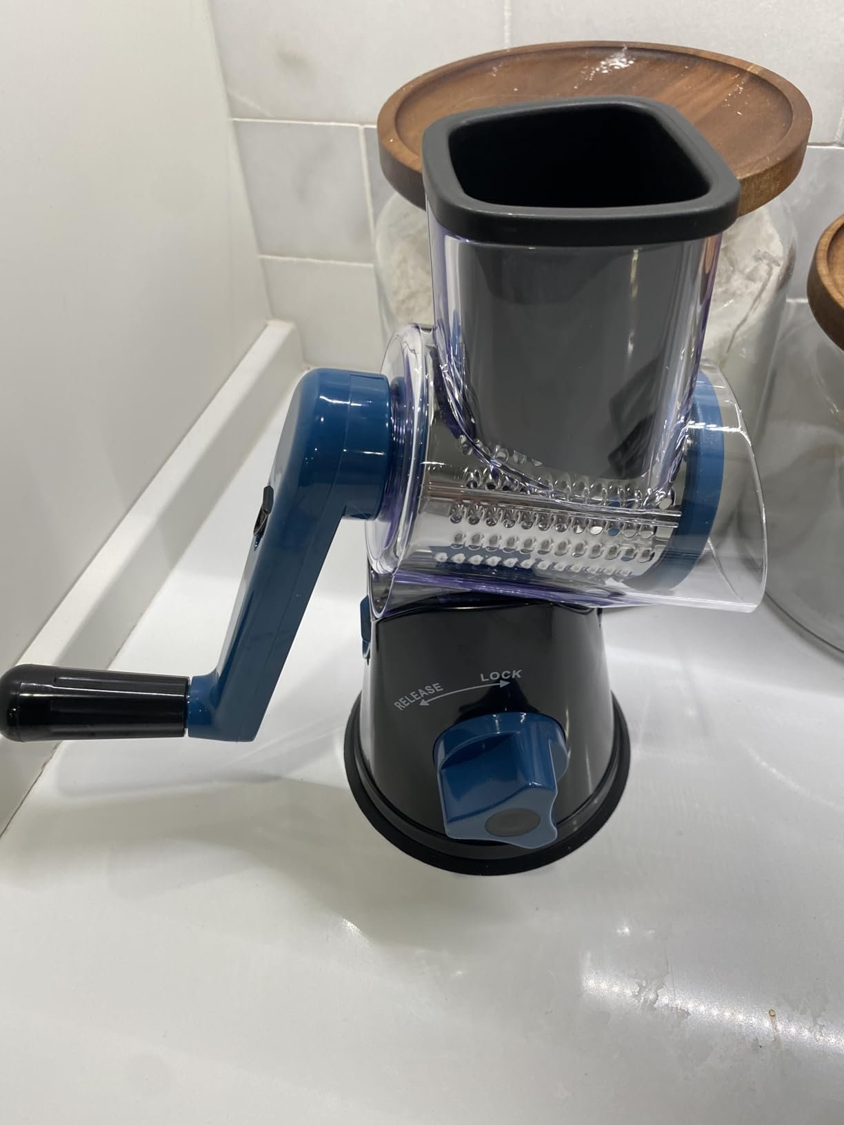 Cheese Grater Rotary. Rotary Grater for Kitchen. Kitchen Grater Vegetable Slicer with 3 Drum Blades. Fast Cutting Cheese Shredder for Vegetables and Nuts photo review