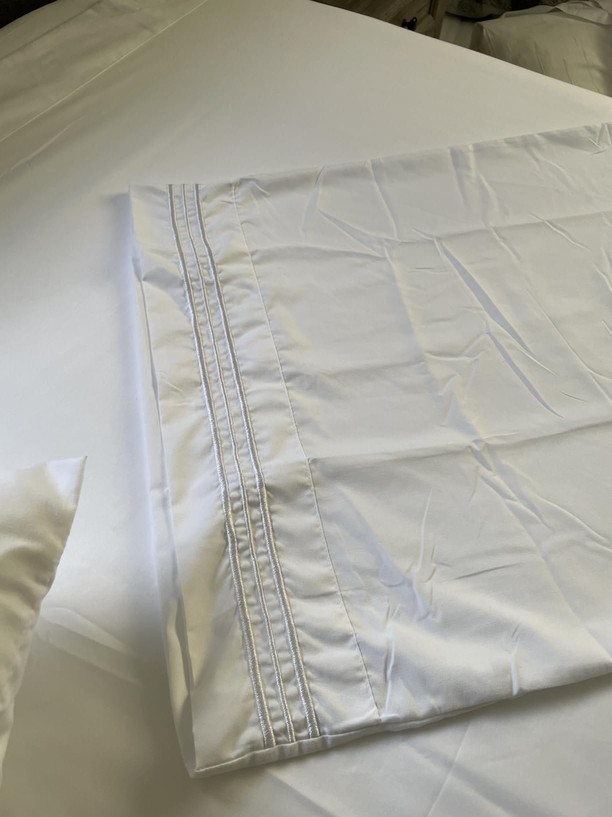 Queen Size 4 Piece Sheet Set - Comfy Breathable & Cooling Bed Sheets Set - Hotel Luxury Bedding for Women. Men. Kids. Teens. Boys & Girls - Deep Pockets. Soft and Wrinkle Free - Oeko-Tex - Dark Grey photo review