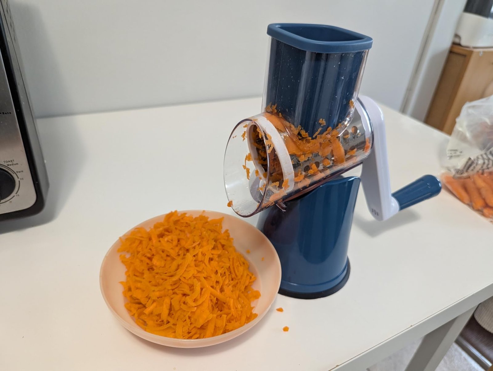 Cheese Grater Rotary. Rotary Grater for Kitchen. Kitchen Grater Vegetable Slicer with 3 Drum Blades. Fast Cutting Cheese Shredder for Vegetables and Nuts photo review