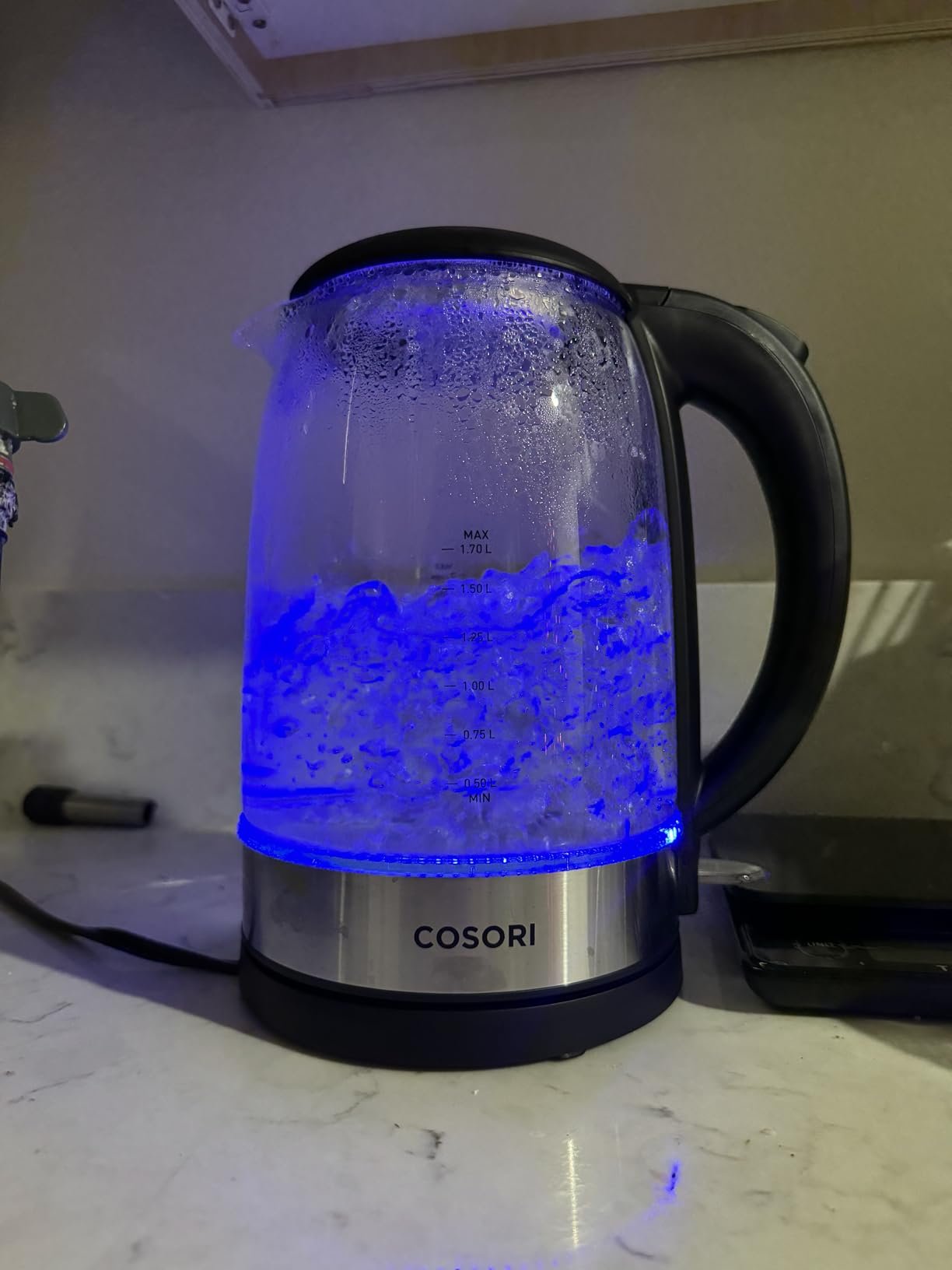 Cosori Electric Kettle. No Plastic Contact With Water. Wide Mouth For Easy Cleaning. Auto Shut Off. 1.7L Tea Kettle & Hot Water Boiler. Water Heater & Teapot. Borosilicate Glass. Black. 1500W photo review