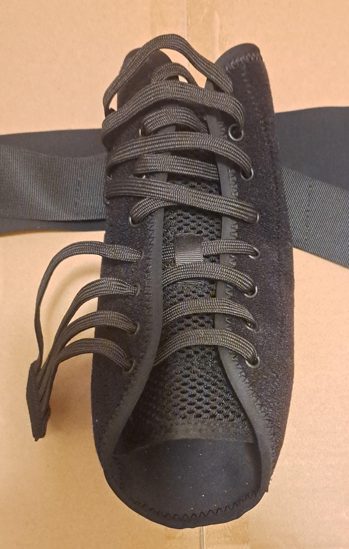 Quick Lace Up Ankle Brace with Side Stabilizing Pads. Slim Fit Ankle Support Brace. Adjustable & Breathable Ankle Support for Men Women. Ankle Stabilizer for Sprain.Injury Recovery.Sports.XL photo review