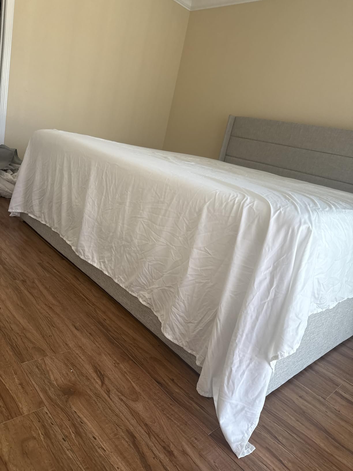 Queen Size 4 Piece Sheet Set - Comfy Breathable & Cooling Bed Sheets Set - Hotel Luxury Bedding for Women. Men. Kids. Teens. Boys & Girls - Deep Pockets. Soft and Wrinkle Free - Oeko-Tex - Dark Grey photo review