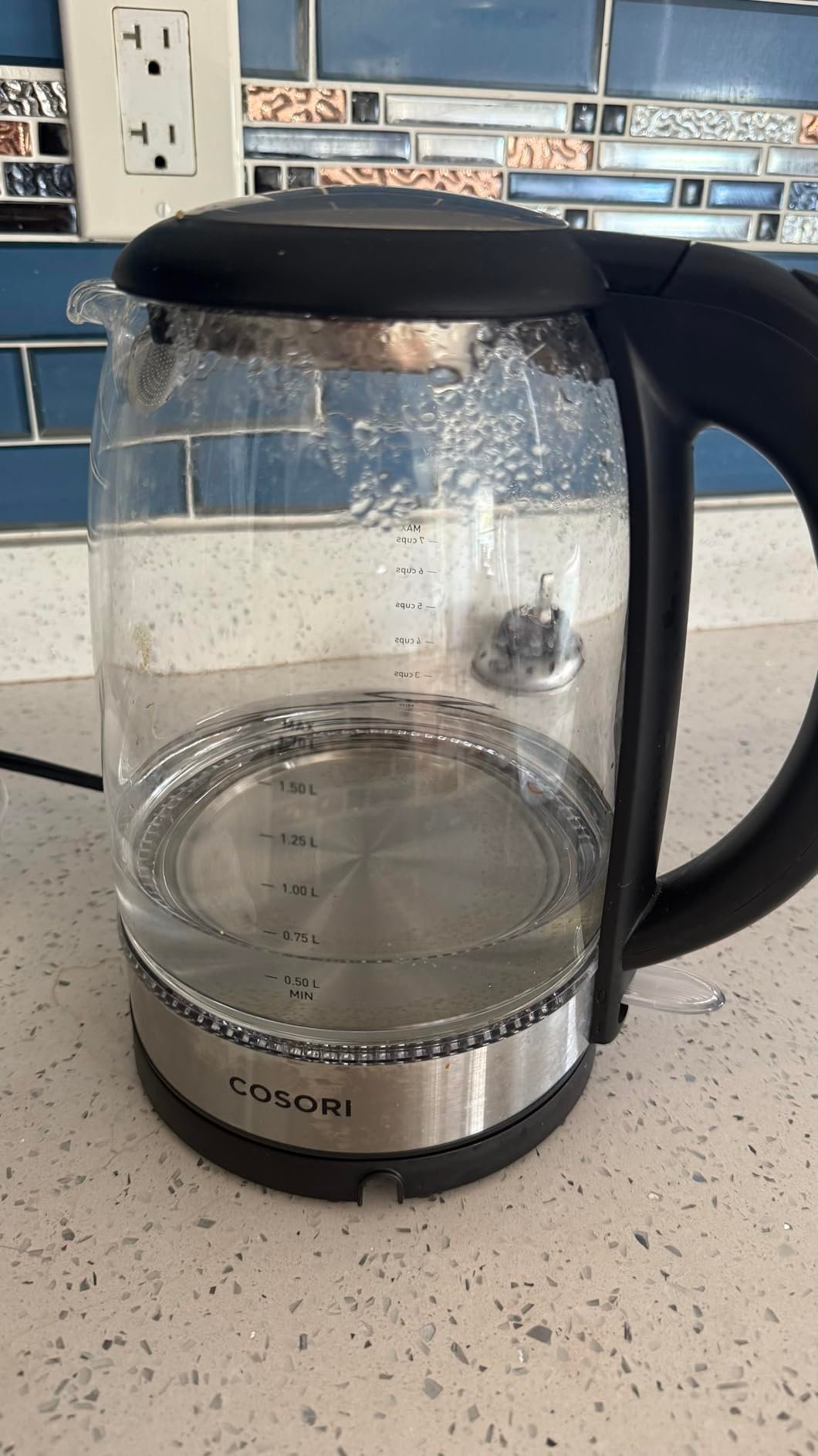 Cosori Electric Kettle. No Plastic Contact With Water. Wide Mouth For Easy Cleaning. Auto Shut Off. 1.7L Tea Kettle & Hot Water Boiler. Water Heater & Teapot. Borosilicate Glass. Black. 1500W photo review