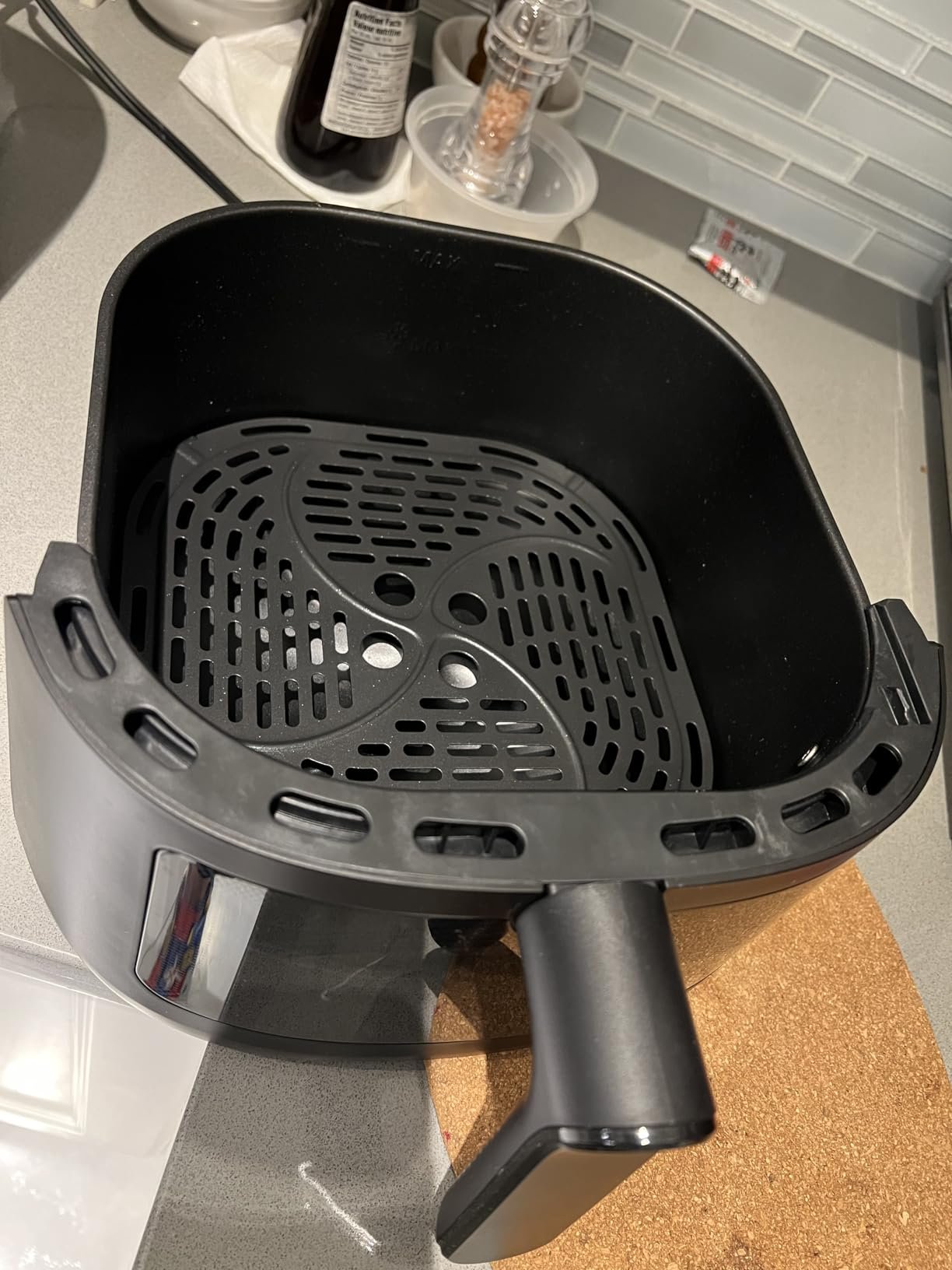 Philips 2000 Series Airfryer - RapidAir Technology. 13-in-1 Ways to Cook. 4.4QT Capacity. Healthier Meals Up to 90% Less Fat. Easy to Clean. Dishwasher Safe. Touchscreen Control. HomeID App (NA221/00) photo review