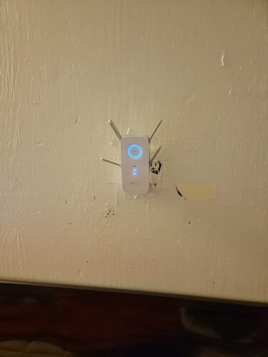 TP-Link WiFi Extender with Ethernet Port. Dual Band 5GHz/2.4GHz. Up to 44% More Bandwidth Than Single Band. Covers Up to 1200 Sq.ft and 30 Devices. Signal Booster Amplifier Supports OneMesh(RE220) photo review