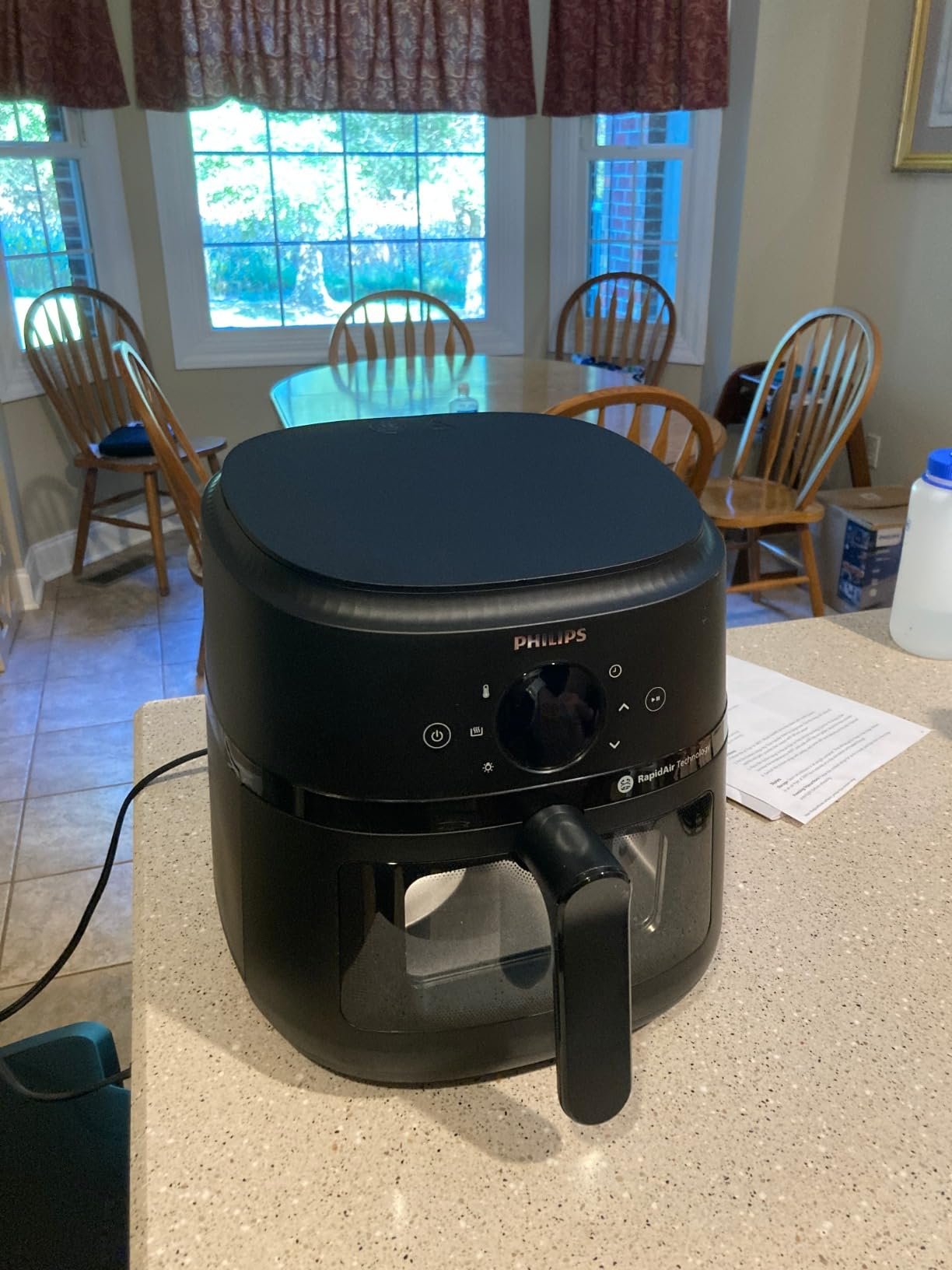 Philips 2000 Series Airfryer - RapidAir Technology. 13-in-1 Ways to Cook. 4.4QT Capacity. Healthier Meals Up to 90% Less Fat. Easy to Clean. Dishwasher Safe. Touchscreen Control. HomeID App (NA221/00) photo review