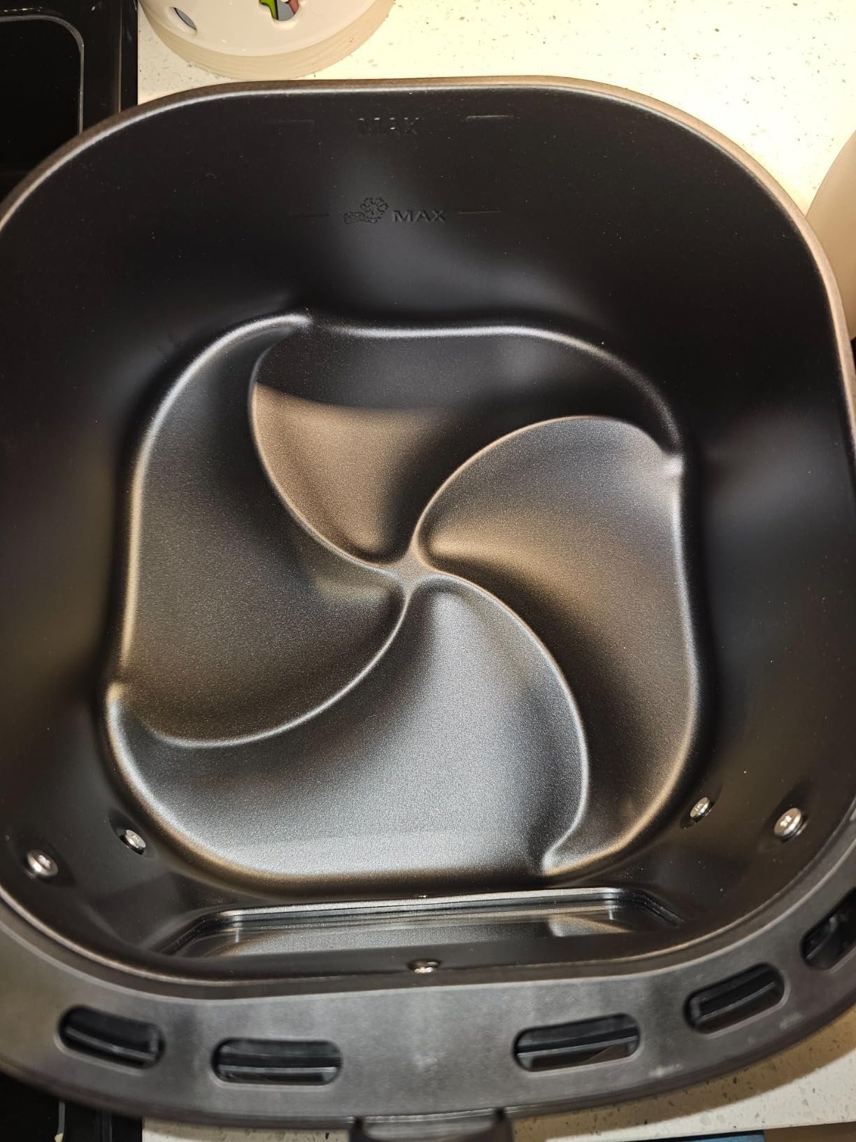 Philips 2000 Series Airfryer - RapidAir Technology. 13-in-1 Ways to Cook. 4.4QT Capacity. Healthier Meals Up to 90% Less Fat. Easy to Clean. Dishwasher Safe. Touchscreen Control. HomeID App (NA221/00) photo review