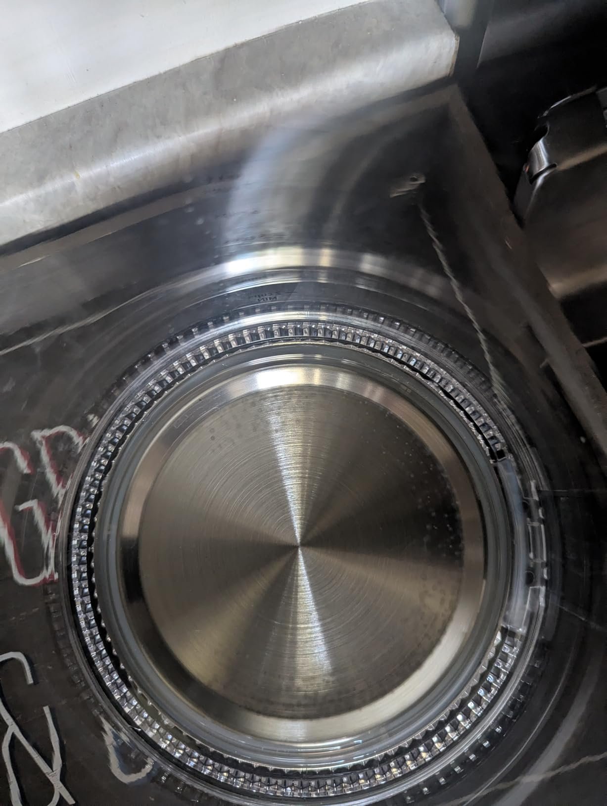 Cosori Electric Kettle. No Plastic Contact With Water. Wide Mouth For Easy Cleaning. Auto Shut Off. 1.7L Tea Kettle & Hot Water Boiler. Water Heater & Teapot. Borosilicate Glass. Black. 1500W photo review